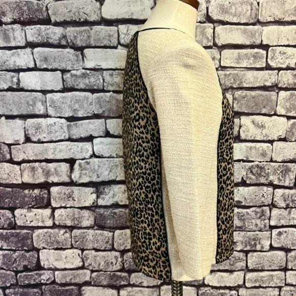 Chico's Zenergy Animal Print 3/4 Sleeve Blouse Size Small - Picture 7 of 9